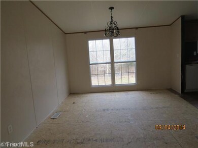 6181 Hickory Creek Rd, High Point, NC 27263 - photo 3