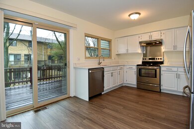 9129 Helaine Hamlet Way, Columbia, MD 21045 - photo 4