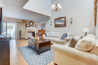 006_Family Room
