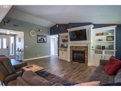 1737 Garnet Ave, Sutherlin, OR 97479 - photo 6