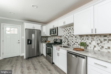 826 Martin Rd, Essex, MD 21221 - photo 7