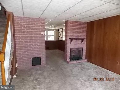 3814 Sinclair Ln, Baltimore, MD 21213 - photo 2