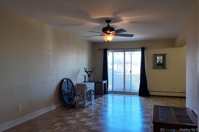 22 N Forest Ave unit 2S, Rockville Centre, NY 11570 - photo 4
