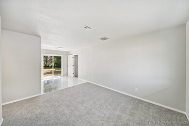 909 W 6th St, Claremore, OK 74017 - photo 7