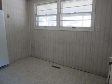 105 Pueblo Rd, Carpentersville, IL 60110 - photo 4