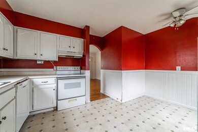 422 N Hamilton St, Lincoln, IL 62656 - photo 4