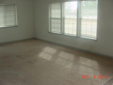 1602 Gibbon Rd, Central Point, OR 97502 - photo 4