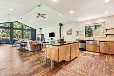 17256 Tholstrup Dr, Bend, OR 97707 - photo 5