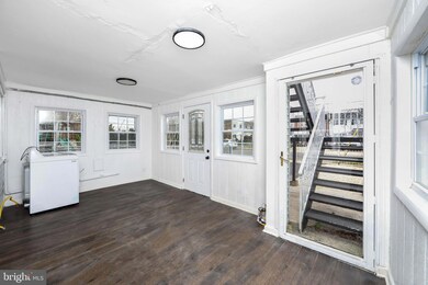 1085 Macarthur Dr, Camden, NJ 08104 - photo 3