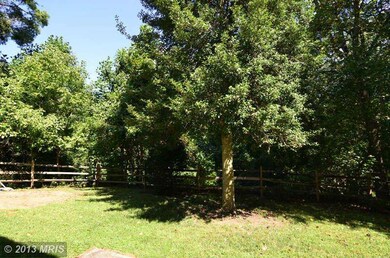 8230 Kay Ct, Annandale, VA 22003 - photo 4