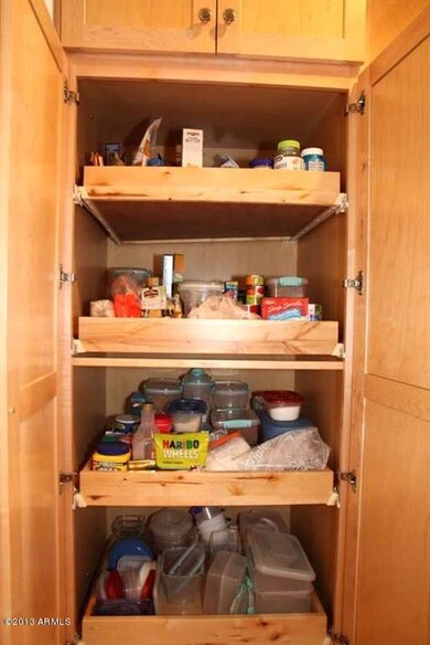 Gourmet Kitchen-Pull Outs