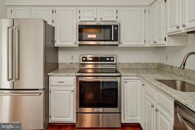 11729 Great Owl Cir, Reston, VA 20194 - photo 3