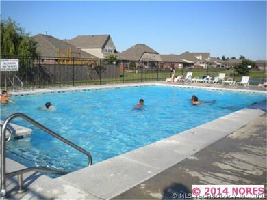 Look at this awesome pool for homeowners! Kiddie p