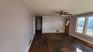 705 W Waverly St, Norton, KS 67654 - photo 4