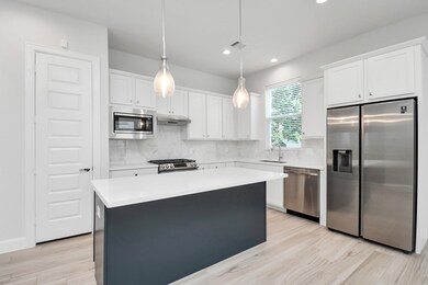 502 W Donovan St unit J, Houston, TX 77091 - photo 7