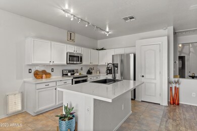 9445 E Kiva Ave, Mesa, AZ 85209 - photo 7