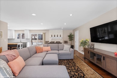 1915 Farmington Ct, Naperville, IL 60565 - photo 5