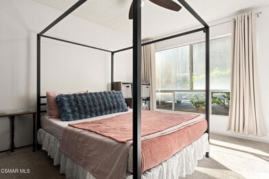 327 Chestnut Hill Ct unit 11, Thousand Oaks, CA 91360 - photo 6