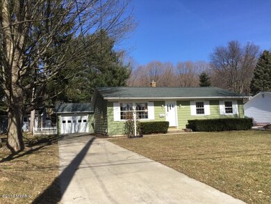 711 Forest St, Marshall, MI 49068 - photo 2