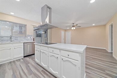 7006 Winding Trace Dr, Houston, TX 77086 - photo 6