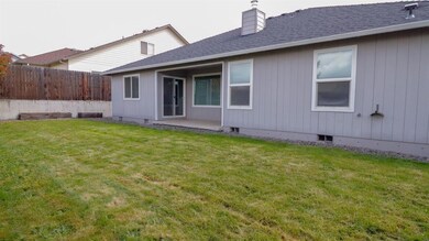 331 N Deanjou Ave, Eagle Point, OR 97524 - photo 4