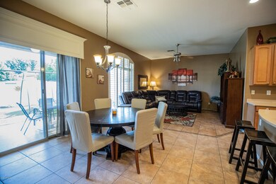 DINING / FAMILY RM