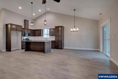 598 NE Fern Ave, Dallas, OR 97338 - photo 3