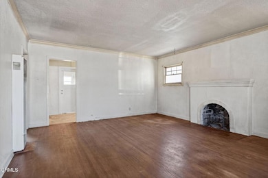 5-web-or-mls-UpmarketMedia-214 E-24