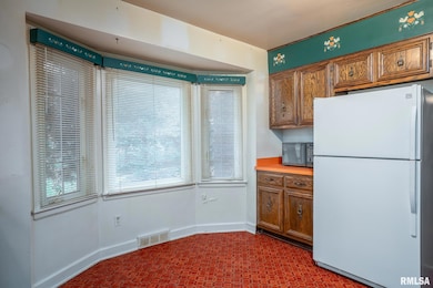 1517 W Kimberly Rd, Davenport, IA 52806 - photo 6