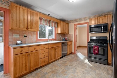 77 Monument St, Haverhill, MA 01832 - photo 3