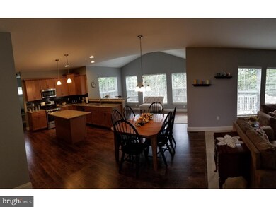 325 Constitution Ave, Reading, PA 19606 - photo 2