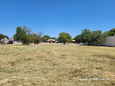 813 Dalworth St, Grand Prairie, TX 75050 - photo 5