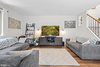 6824 Deer Run Dr, Alexandria, VA 22306 - photo 5