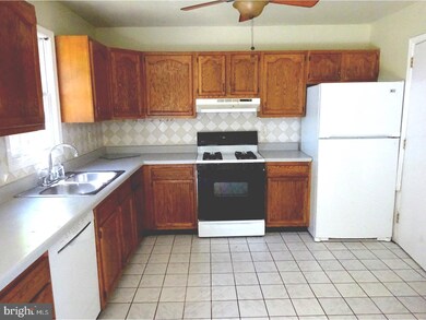 209 S 4th St, Womelsdorf, PA 19567 - photo 2