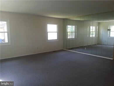 54 Club House Dr, Willingboro, NJ 08046 - photo 3