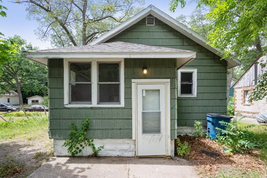 3208 6th-3