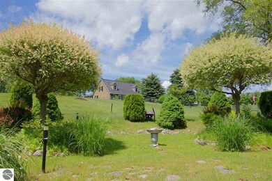 6667 E Harrys Rd, Traverse City, MI 49684 - photo 2