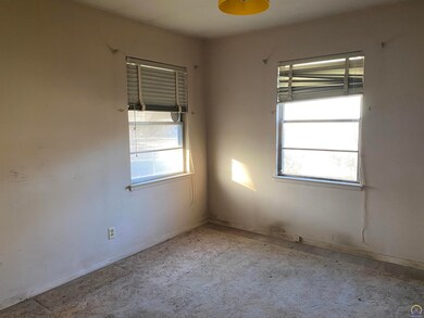 2437 SW Madeline Ln, Topeka, KS 66614 - photo 5