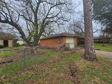 316 Gatrix Ave, Cleburne, TX 76033 - photo 3