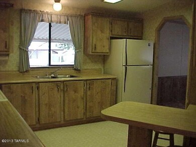 LARGE KITCHEN