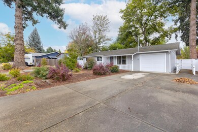 1135 SW Ballinger Dr, Grants Pass, OR 97526 - photo 2