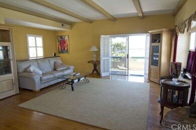 2nd level living room
