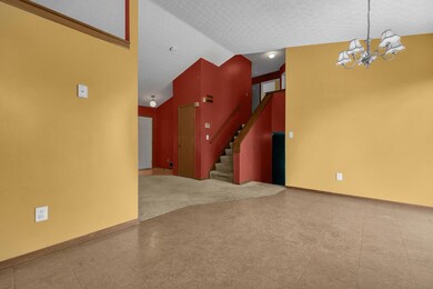 21-web-or-mls-2718-raphael-dr