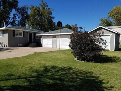 403 Canal Ave, Cimarron, KS 67835 - photo 7