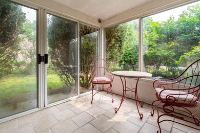 1824 Suffolk Rd-49