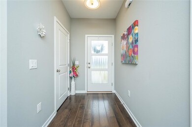 9922 Marnewood Dr, Johnston, IA 50131 - photo 2