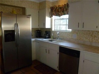 Kitchen. SS appliances