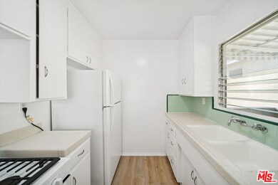 1027 N Edinburgh Ave unit 4, West Hollywood, CA 90046 - photo 5