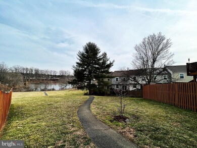 19119 Partridge Wood Dr, Germantown, MD 20874 - photo 2