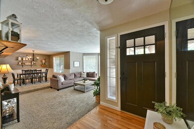 2423 Meadow Creek Dr, Medford, OR 97504 - photo 7